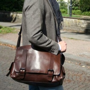 homme-sac-a-main