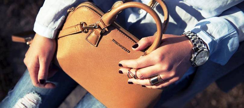 Modèle de sac à main sale